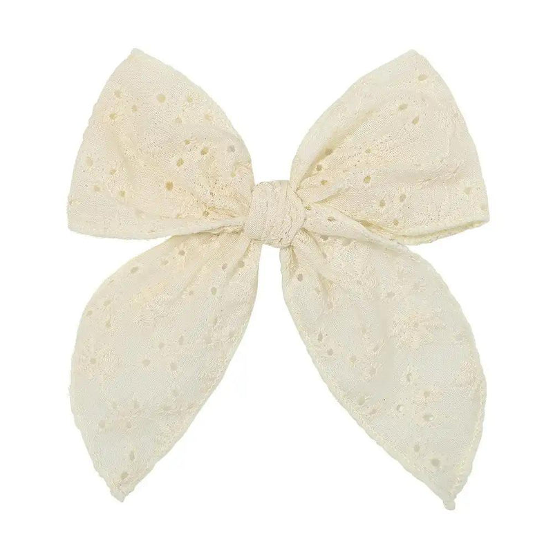 Daisy Fable Bow / CreamLittle Blush Daisy