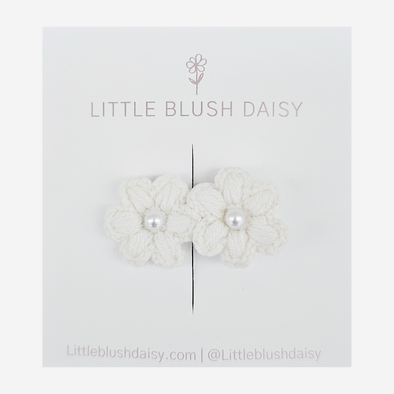 Fully Lined Hair Clip | Petite Pearl Daisy